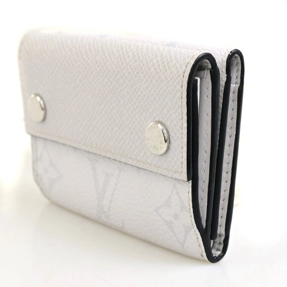 LOUIS VUITTON Discovery Compact Trifold Wallet Taigarama Leather M67621 39FA050l - Picture 2 of 16